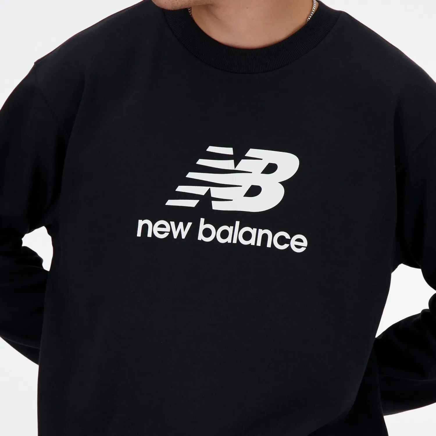 Buzo New Balance de Hombre - SPORT ESSENTIALS - MT41500BK - BLACK